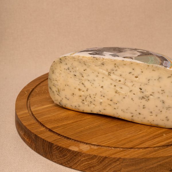 Ser holenderski kozi z pokrzywą