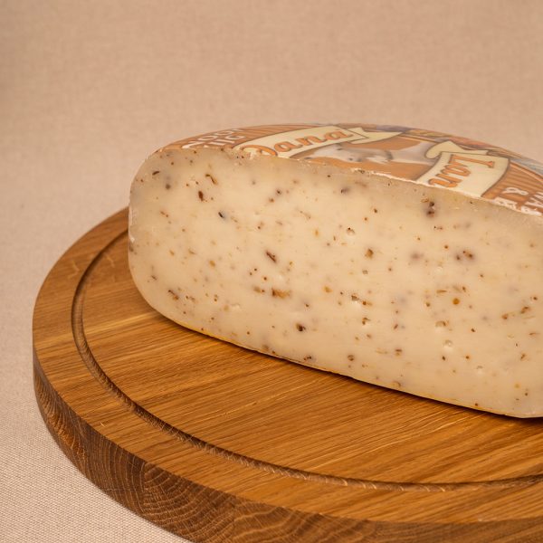 Ser holenderski kozi z figą i orzechami