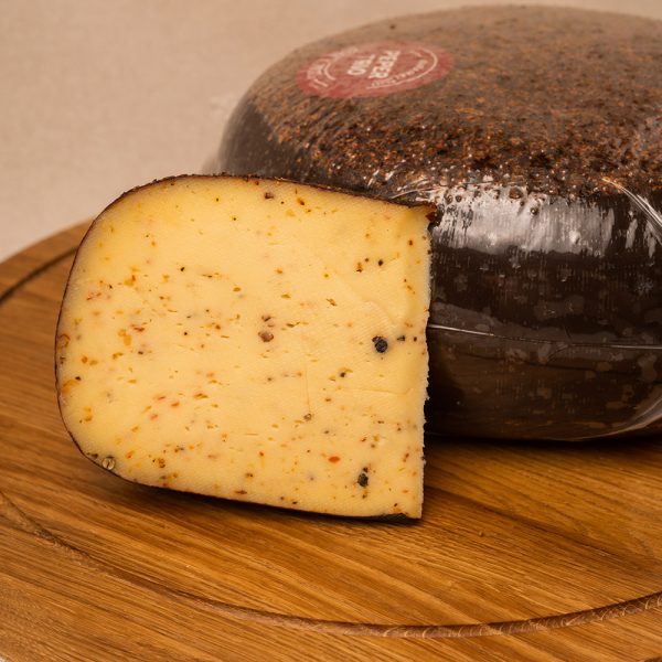 Ser holenderski dojrzewający Boer'n Trots z trzema rodzajami pieprzu